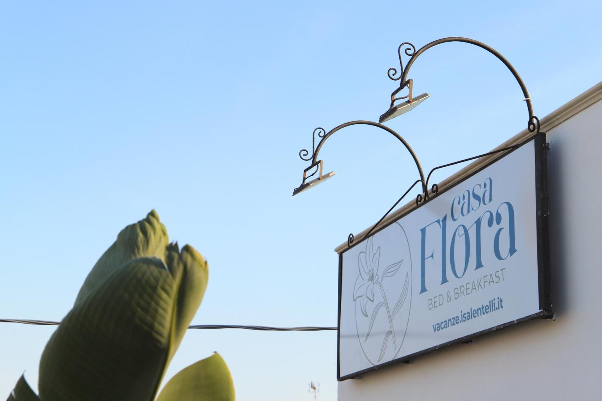 Casa Flora - Bed And Breakfast Torre San Giovanni Ugento Esterno foto